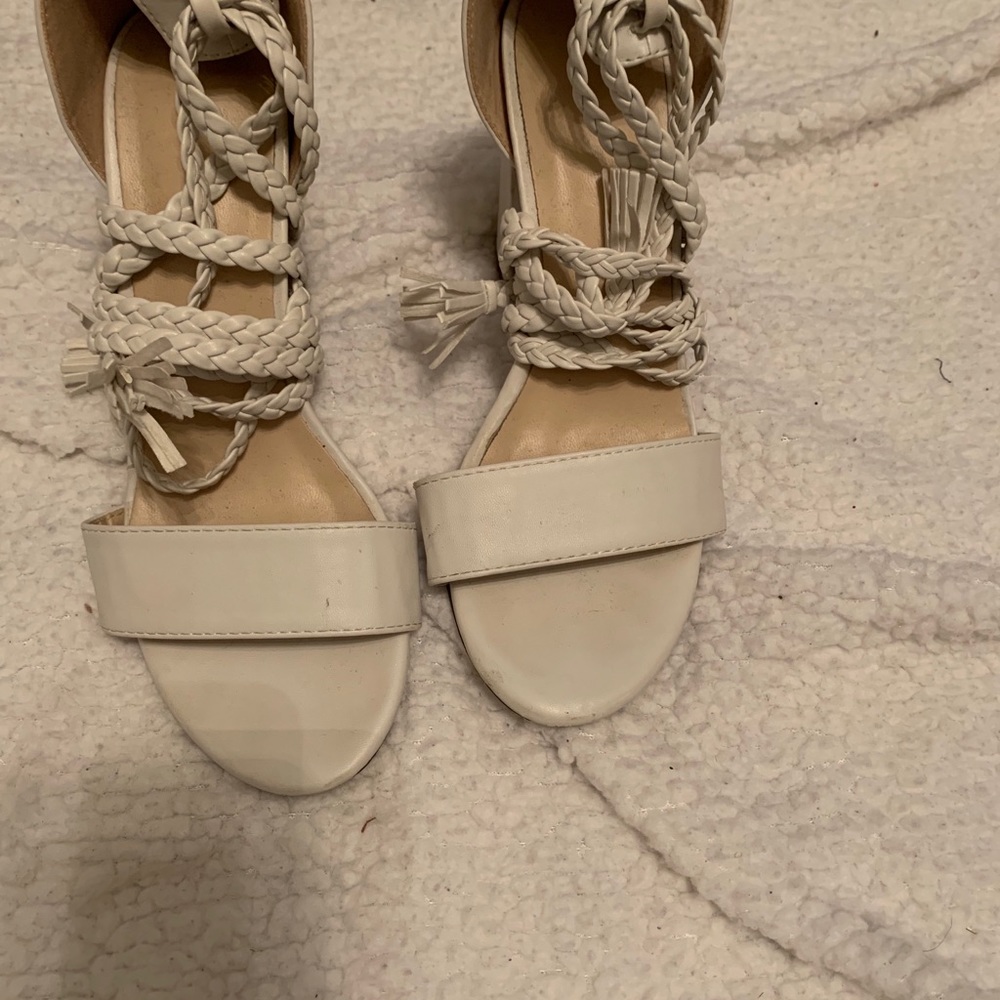 Tie up heels